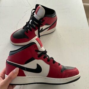 Jordan 1 Mid Chicago Black Toe Sneakers
